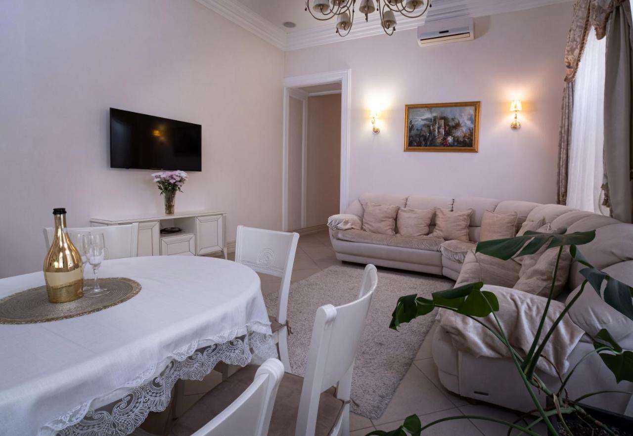 Bel Apartments Odessa Dış mekan fotoğraf